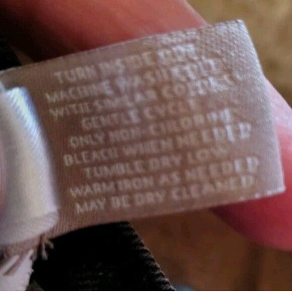 Chico's Women's Cropped Pants Size 1.5 US 10 Black Lace Hem Cotton - Picture 8 of 9